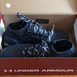Under Armor HOVR Phantom WMN Sneakers!